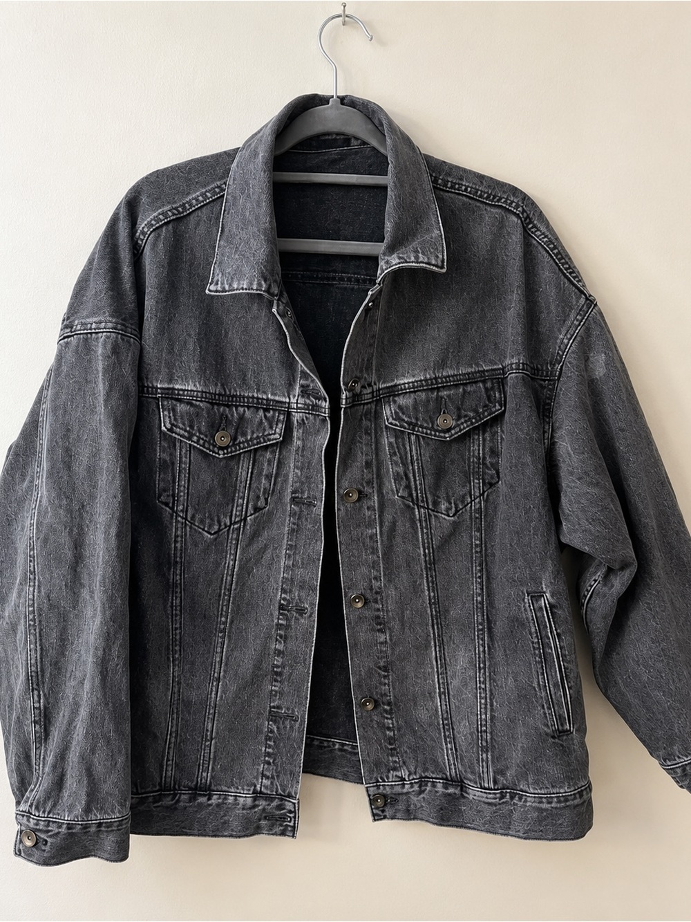 UNIQLO Women’s XL Washed Black Denim Trucker Jacket Oversized Grunge Streetwear